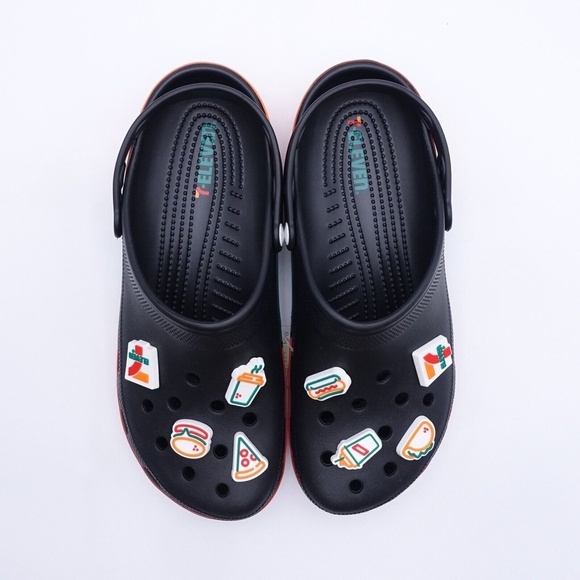 NEW Crocs x 7Eleven Classic Clogs 208272-001 Black/Orange main image 9